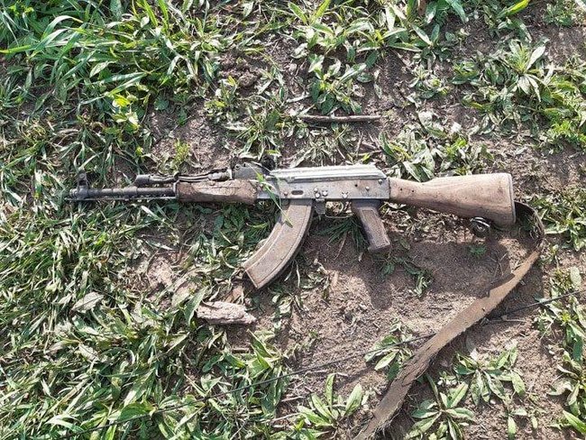 Російський найманець підірвав себе гранатою, коли його оточили українські воїни 02 Російський найманець підірвав себе гранатою, коли його оточили українські воїни 02