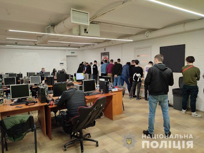 Шахрайський call-центр, співробітники якого викрадали гроші з банківських карток, ліквідовано на Харківщині, - поліція 02 Шахрайський call-центр, співробітники якого викрадали гроші з банківських карток, ліквідовано на Харківщині, - поліція 02