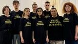 Українська делегація на Євробаченні-2024 у футболках про захисників Азовсталі