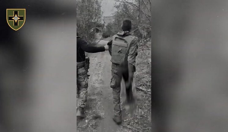 Українські військові взяли у полон окупанта, який мав проводити російські ДРГ у Костянтинівку. ВIДЕО