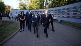 Я готовий підтримати закон про статус полонених і зниклих безвісти, - Зеленський на зустрічі з родичами загиблих і ветеранами в Кривому Розі. ФОТО