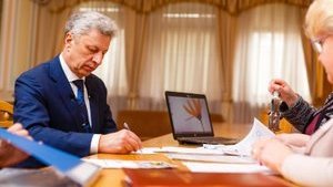 Нардеп Бойко подав у ЦВК документи для реєстрації кандидатом у президенти