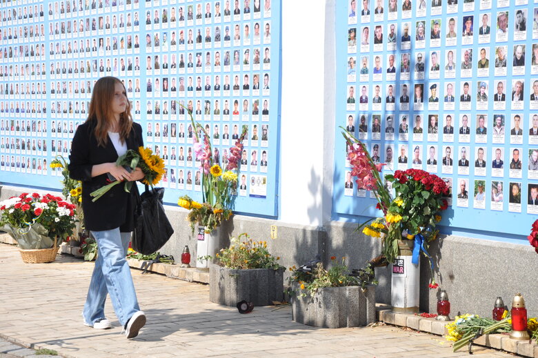 Пам’ять полеглих захисників України вшанували у Києві 37