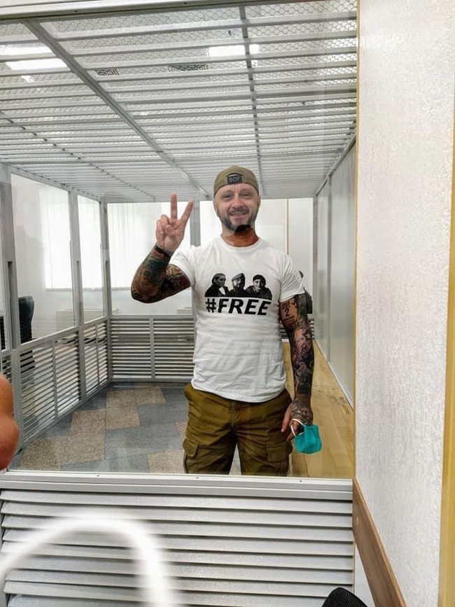 Дружина музиканта Андрія Антоненка (Ріфмастера), Світлана: Важко пояснити дітям, що поліція буває хорошою, а президент та міністри - розумними та справедливими 05