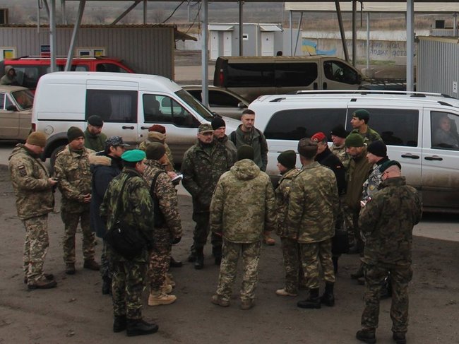Іноземні військові дипломати відвідали підрозділи ОС на Приазовї 04