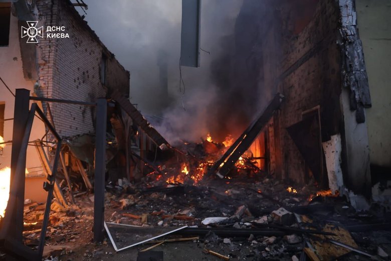 Киев после обстрела