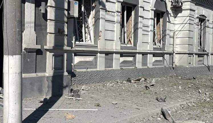 Росіяни вдарили по підприємству на Полтавщині: двоє людей постраждали. ФОТО