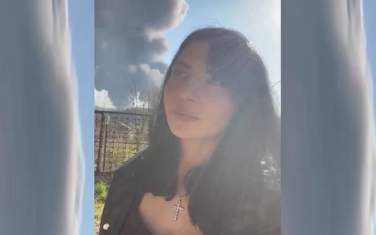 Росіянка із Туапсе вчить українців людяності на фоні палаючого НПЗ: 