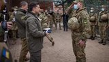 Зеленский: Представители власти должны регулярно посещать позиции ВСУ на Донбассе