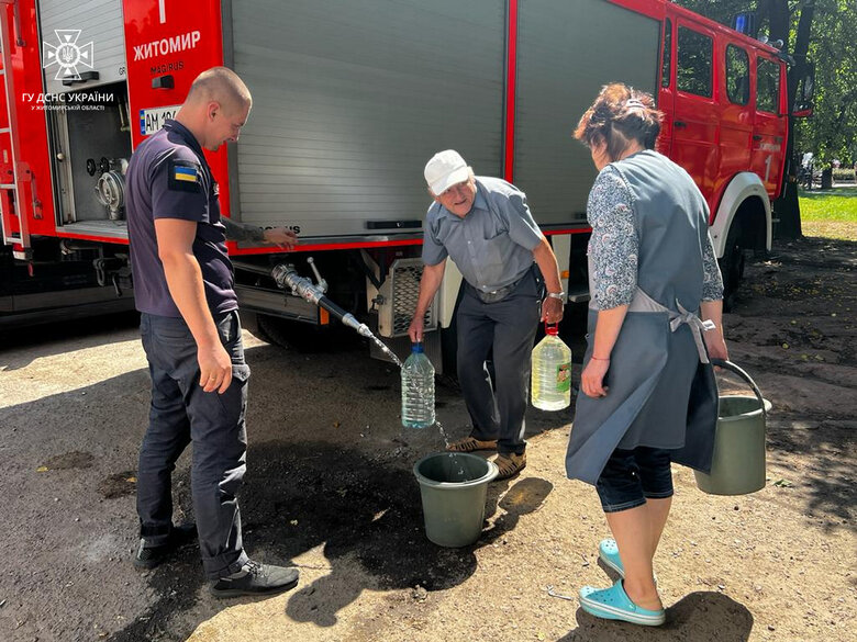 Через аварію припинено водопостачання Житомира 04