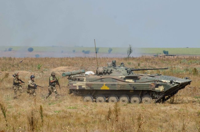 На Миколаївщині на полігоні Широкий лан відбулися батальйонно-тактичні навчання одеської мехбригади 06