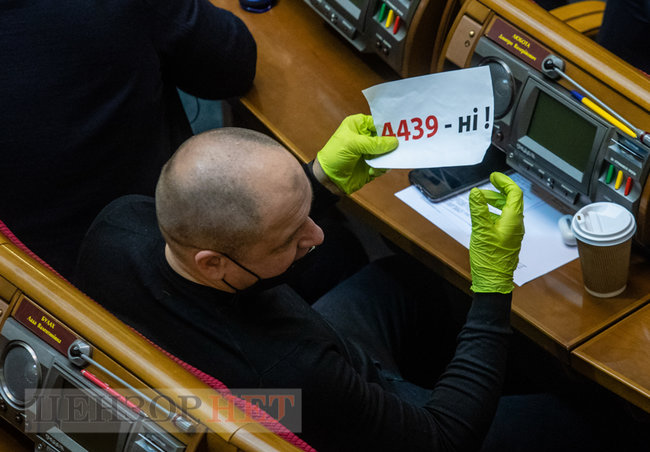 Розповідь Медведчука, обійми від Балоги, нарада у Верещук, дискусія Гетманцева і привітання Разумкова Халимону, - день роботи ВР 1 грудня 22