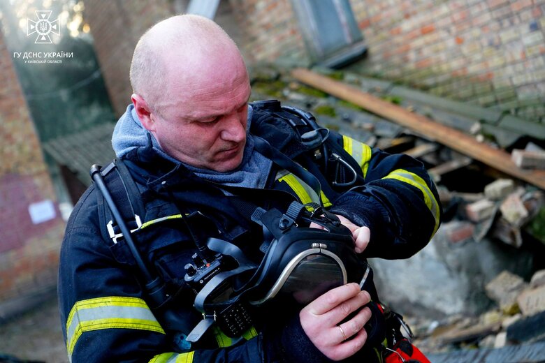 Жертв атаки на Ржищів вже 9. Розбір завалів завершили 02 Жертв атаки на Ржищів вже 9. Розбір завалів завершили 02