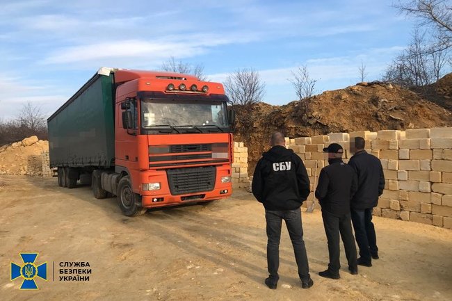 СБУ блокировала незаконную добычу полезных ископаемых в Одесской области. Экологический ущерб составляет 25 млн грн 05