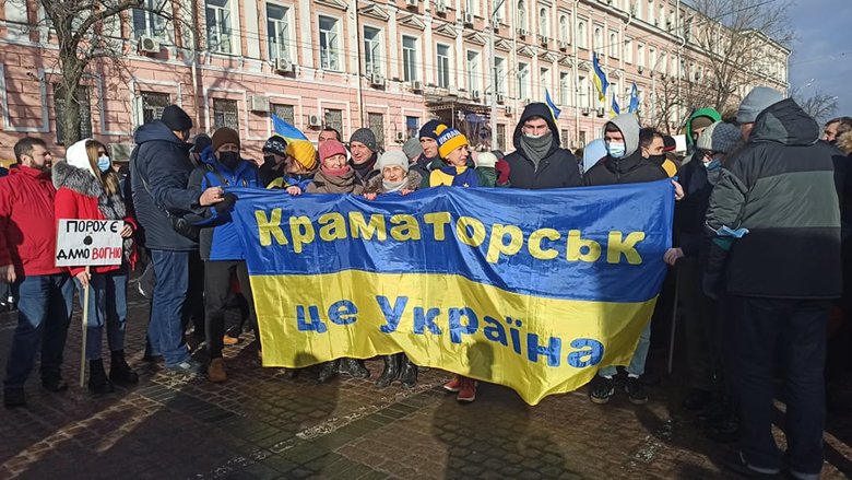 Печерський суд обирає запобіжний захід Порошенку 01