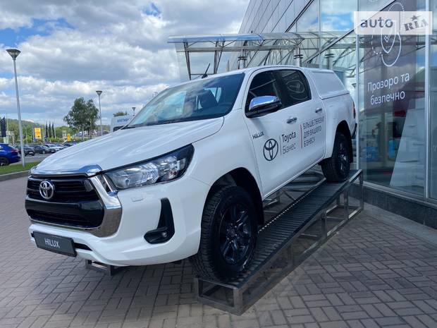 Хіт-парад найдорожчих автівок, придбаних державою під час повномасштабного вторгнення. Очолює рейтинг Нафтогаз 04