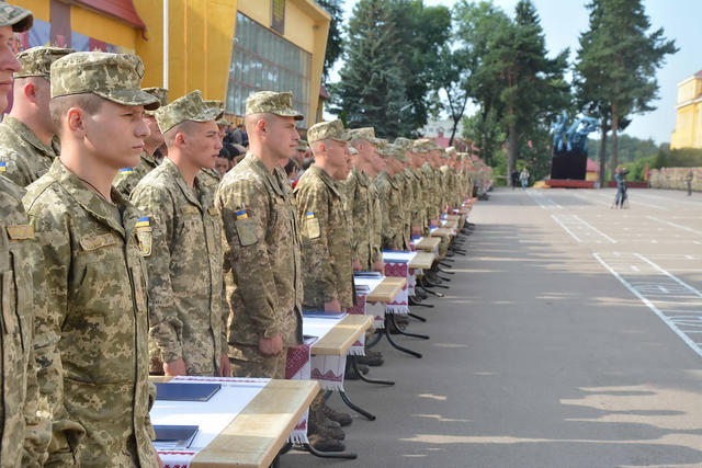 Першокурсники Національної академії сухопутних військ присягнули на вірність українському народу 03