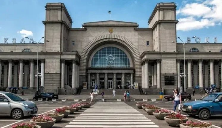 Рашисты ударили по вокзалу в Днепре: 13 человек погибли, есть раненые (обновлено)