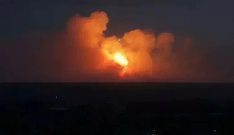 Во временно оккупированном Крыму сообщают о взрывах возле военного аэродрома