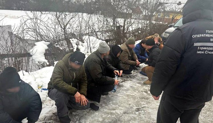 Пограничники ликвидировали канал незаконной переправки мужчин за границу. ФОТОрепортаж