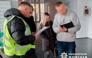 Поліція проводить обшуки на фармпідприємствах Києва