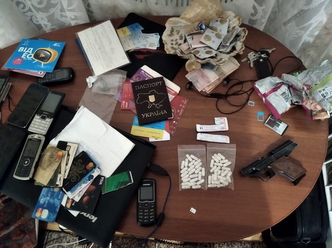 На Ривненщине задержан сотрудник колонии, продававший наркотики осужденным, - прокуратура 02