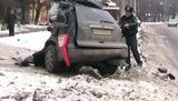 В Харькове джип разорвало на две части. Сильно пьяный водитель выжил. ФОТОрепортаж
