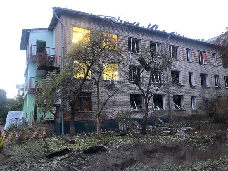 Occupiers hit Zaporizhzhia with 12 rockets: educational institution, medical institution and residential buildings were damaged, 1 person died 05 Occupiers hit Zaporizhzhia with 12 rockets: educational institution, medical institution and residential buildings were damaged, 1 person died 05