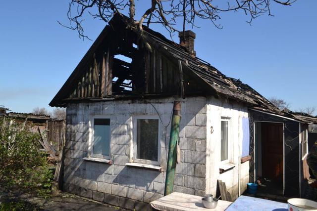 Наслідки вчорашнього обстрілу Марїнки терористами 07 Наслідки вчорашнього обстрілу Марїнки терористами 07