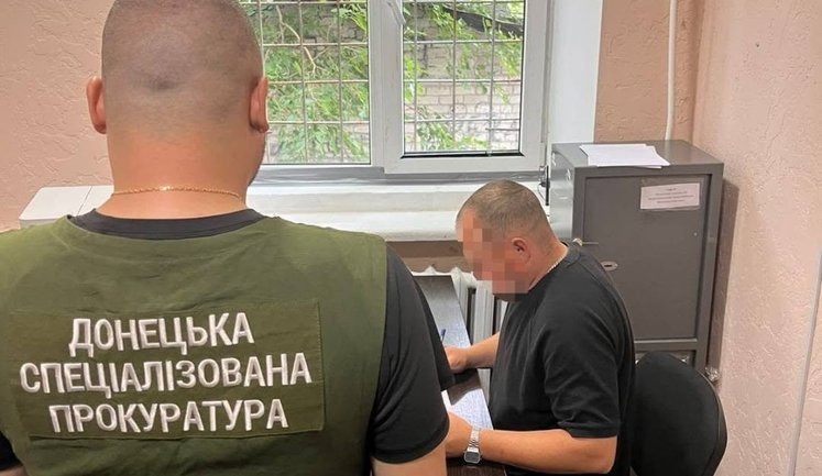 Бывший командир, которого уже осудили за убийство подчиненного, получил новое подозрение: брал взятки за "неотправку" в пехоту