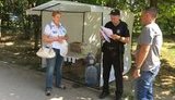 Вода, печиво і пиріжки по 5 копійок: у Дніпропетровській області зафіксували непрямий підкуп виборців. ФОТОрепортаж