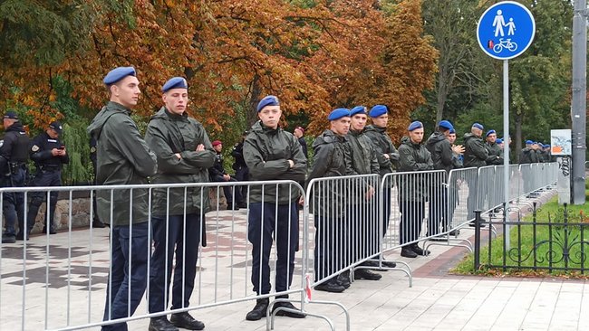 Не спи з чоловіком, як з жінкою, бо це - гидота! - противники ЛГБТ-маршу збираються в парку ім.Шевченка 09