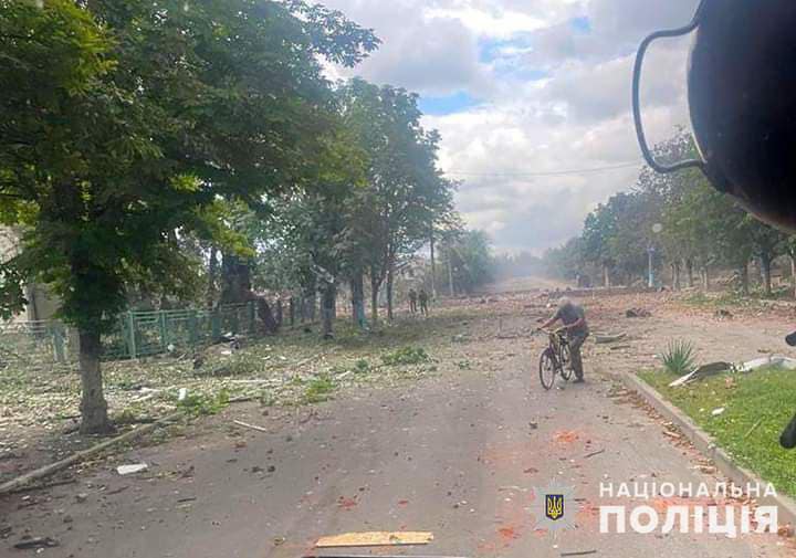 Ворог ударив керованою авіабомбою під час видачі гуманітарної допомоги в Оріхові. 4 людей загинули, 11 поранених (оновлено) 04
