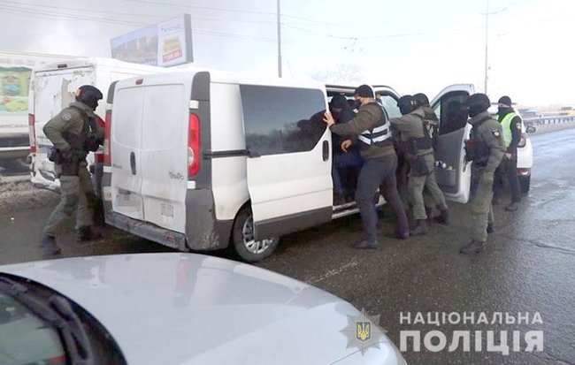 Проведена успешная спецоперация по задержанию этнической группировки наркоторговцев в Киеве, - Крищенко 01