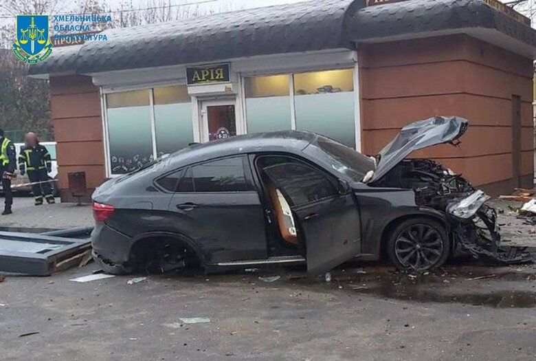 У Хмельницькому водії під наркотиками в'їхав у зупинку: загинули 3 особи