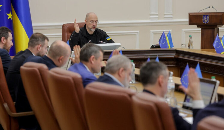 Cabinet approves allowance amounts and procedure for awarding bonuses to civil servants