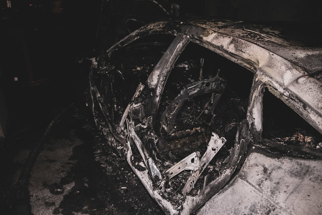 В Киеве сожгли автомобиль невестки Гонтаревой 01