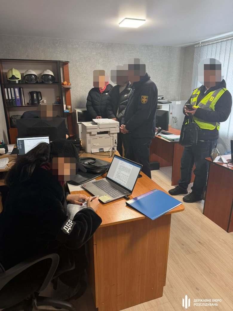 махінації на закупівлі для дснс