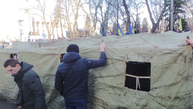 Андрій Білецький про сутички під Радою: Чергова сволота при владі, яка використовує поліцію, міністерство як своїх цепних собак 05
