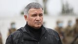 Аваков призвал власти увеличить зарплаты рядовым и офицерам ведомств МВД