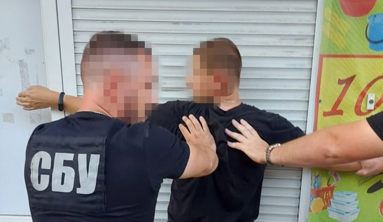 Викрито посадовця, який вимагав у військовослужбовців, відправлених в ООС, 50% відкату за премії, - СБУ. ФОТО