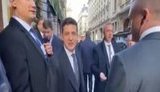 "Поїхали?" - Зеленський виїжджає з паризького готелю на переговори в "нормандському форматі". ВIДЕО