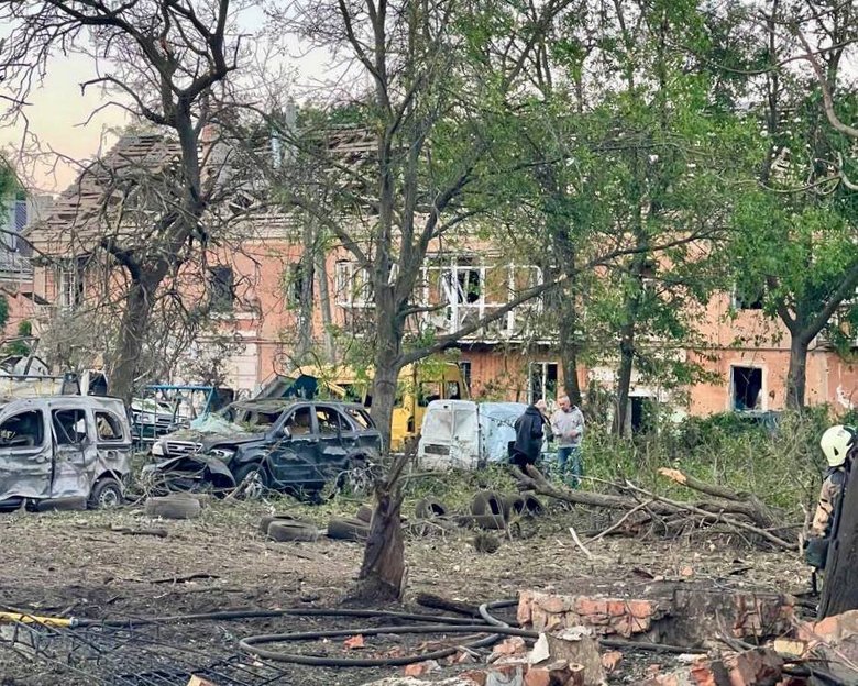 Руйнування після атаки РФ: сотні вибитих вікон і знищені будинки