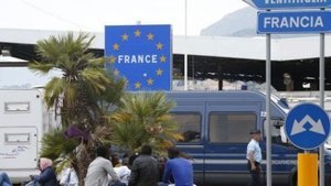 Франція запровадила спецдозволи для в'їзду до країни