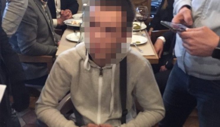 Гражданин РФ, вымогавший 250 тыс. долл. у столичного бизнесмена, задержан в Киеве, - СБУ. ФОТОрепортаж