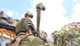 "Пляшки з-під горілки з окопів викидали. Бачили, як з гітарою ходили. Великдень ще святкують", - бійці ЗСУ біля Торецька про російських терористів. ВIДЕО