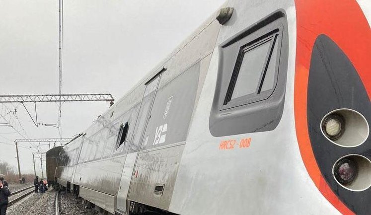 У тому, що Інтерсіті зійшов з рейок, винні всі - міністр, Наглядова рада і виконуючий обов'язки голови Укрзалізниці, - екскерівник УЗ