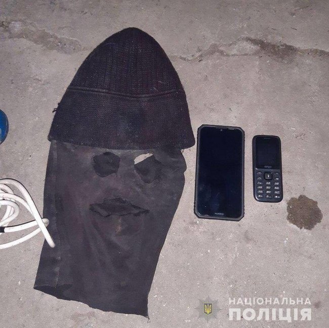 На Дніпропетровщині поліція затримала угруповання, яке здійснювало розбійні напади на фермерів 03
