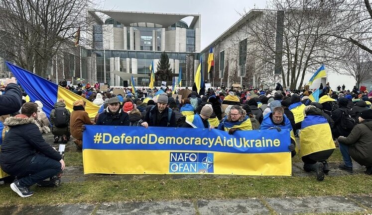 У Берліні кілька тисяч активістів вимагали передати Україні Taurus. ФОТОрепортаж