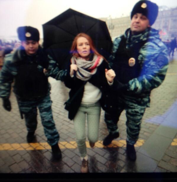 москва протест зонт